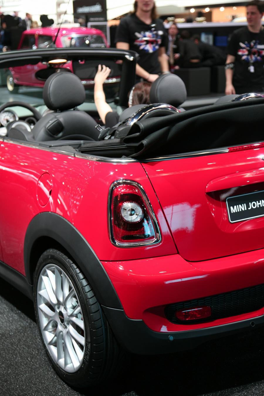  Mini Cooper JCW Cabrio 2010 года  (фото 9 из 16)